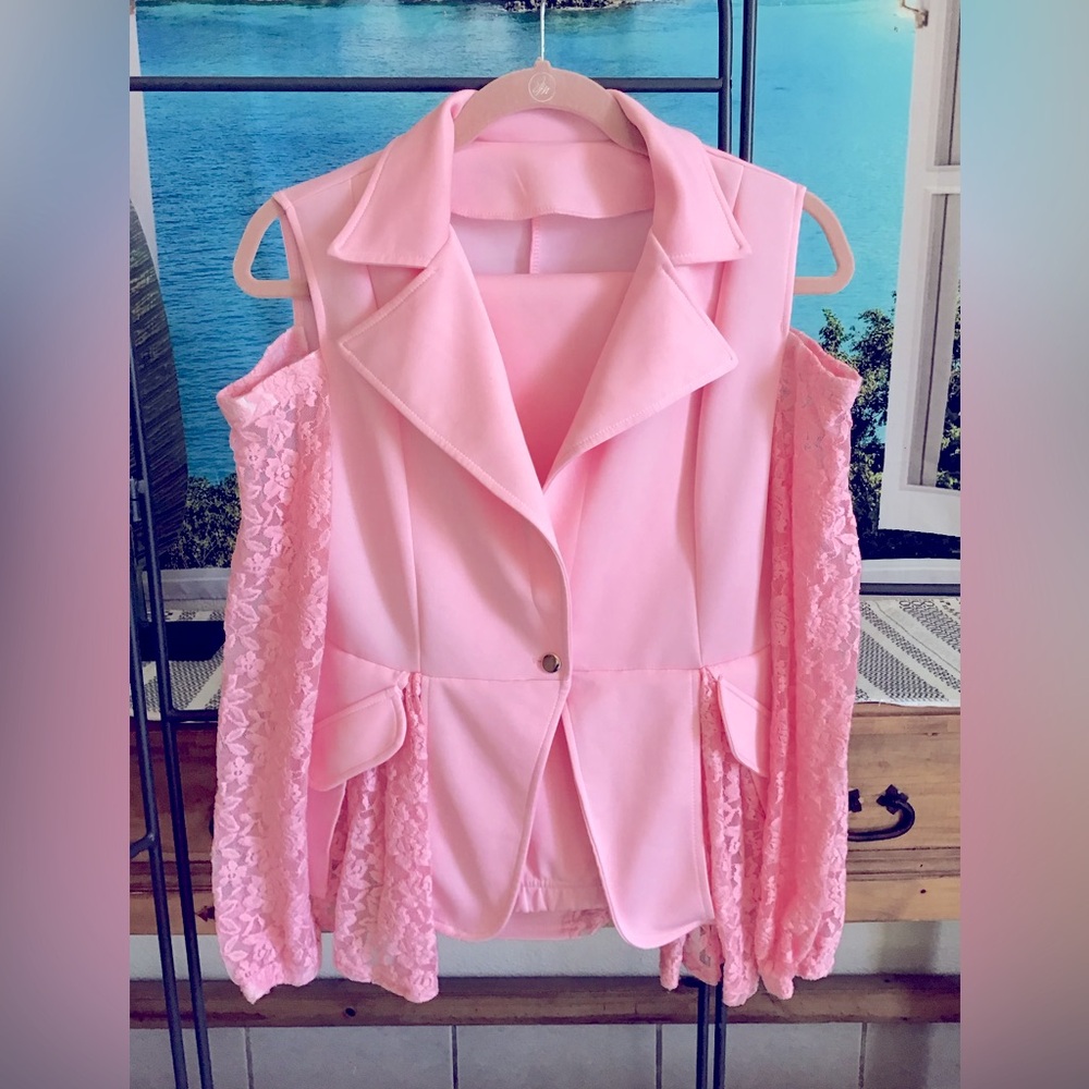Pink pantsuit.Cold shoulder lace accent.
